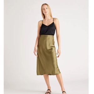 Worn once! Quince 100% Silk Skirt in Olive XS